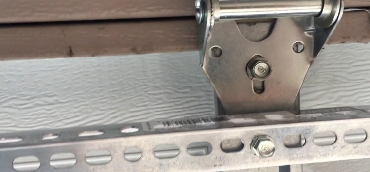 commercial garage door hinges repair in East Vancouver